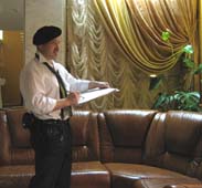 шаржист в ресторане на свадьбе